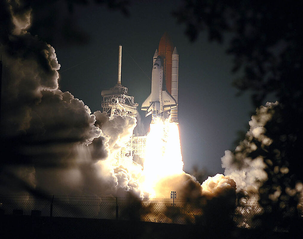Space Shuttle Lift Off 1999
